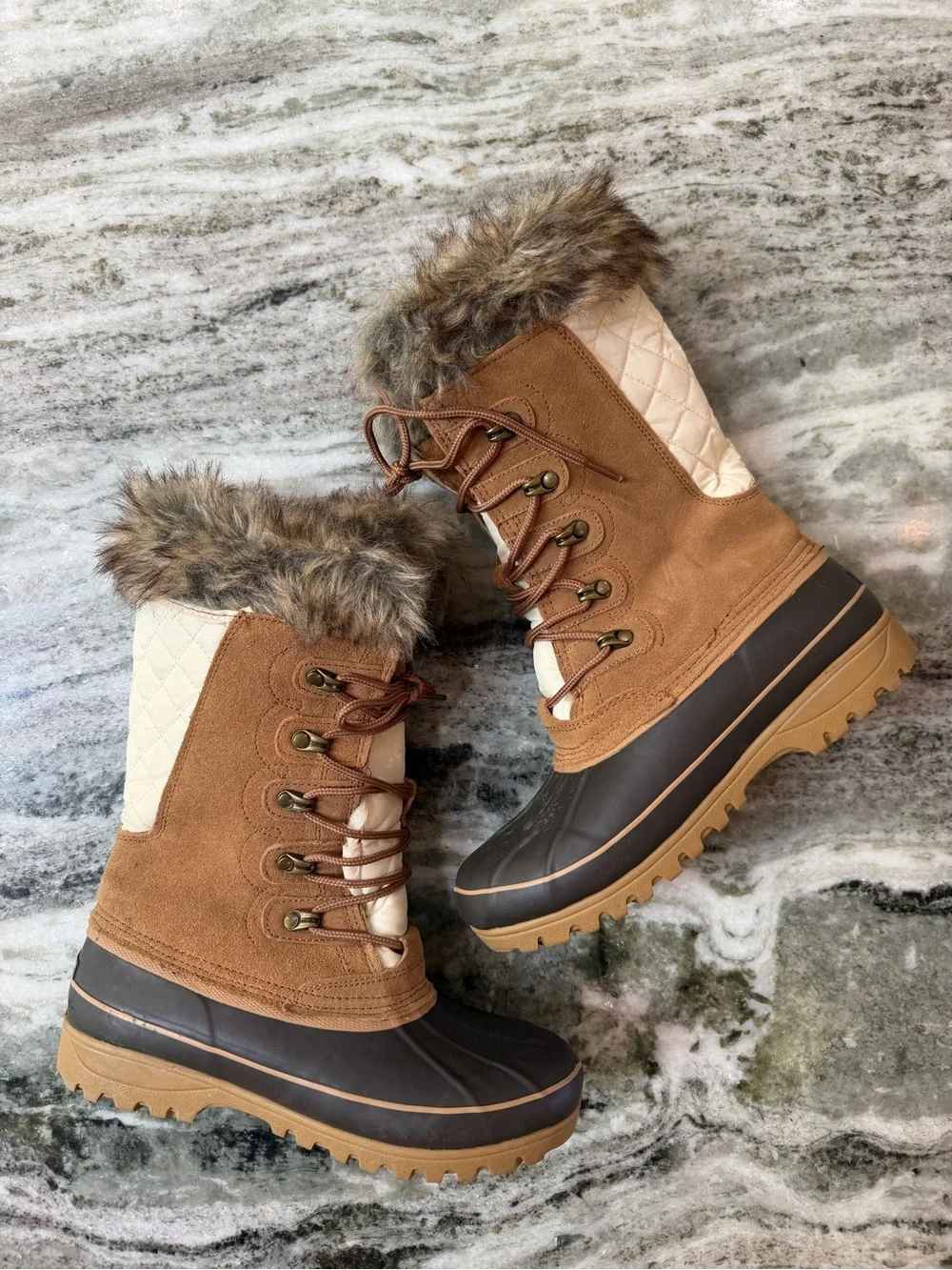 Khombu Brown Tan Quilted Faux-Fur Winter Boots Women’s Size 8